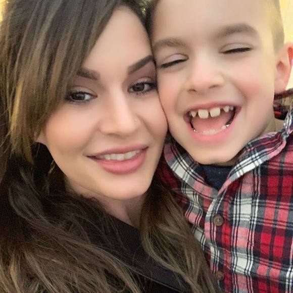 Meet your Posher, Lisa - Picture 1 of 1